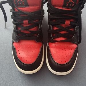 Nike Air Jordan 1 Mid Youth 4.5Y Bred Red Black White No Box